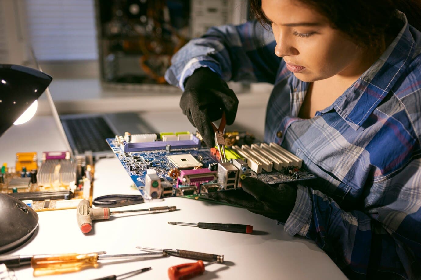 Electronics Engineer